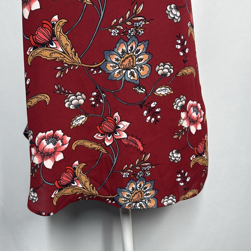 ❤️3/$30 Loft Outlet Petite Floral Sleeveless Top - Picture 3 of 8